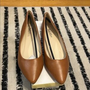 Bella Marie Women's Brown Pointed Flats